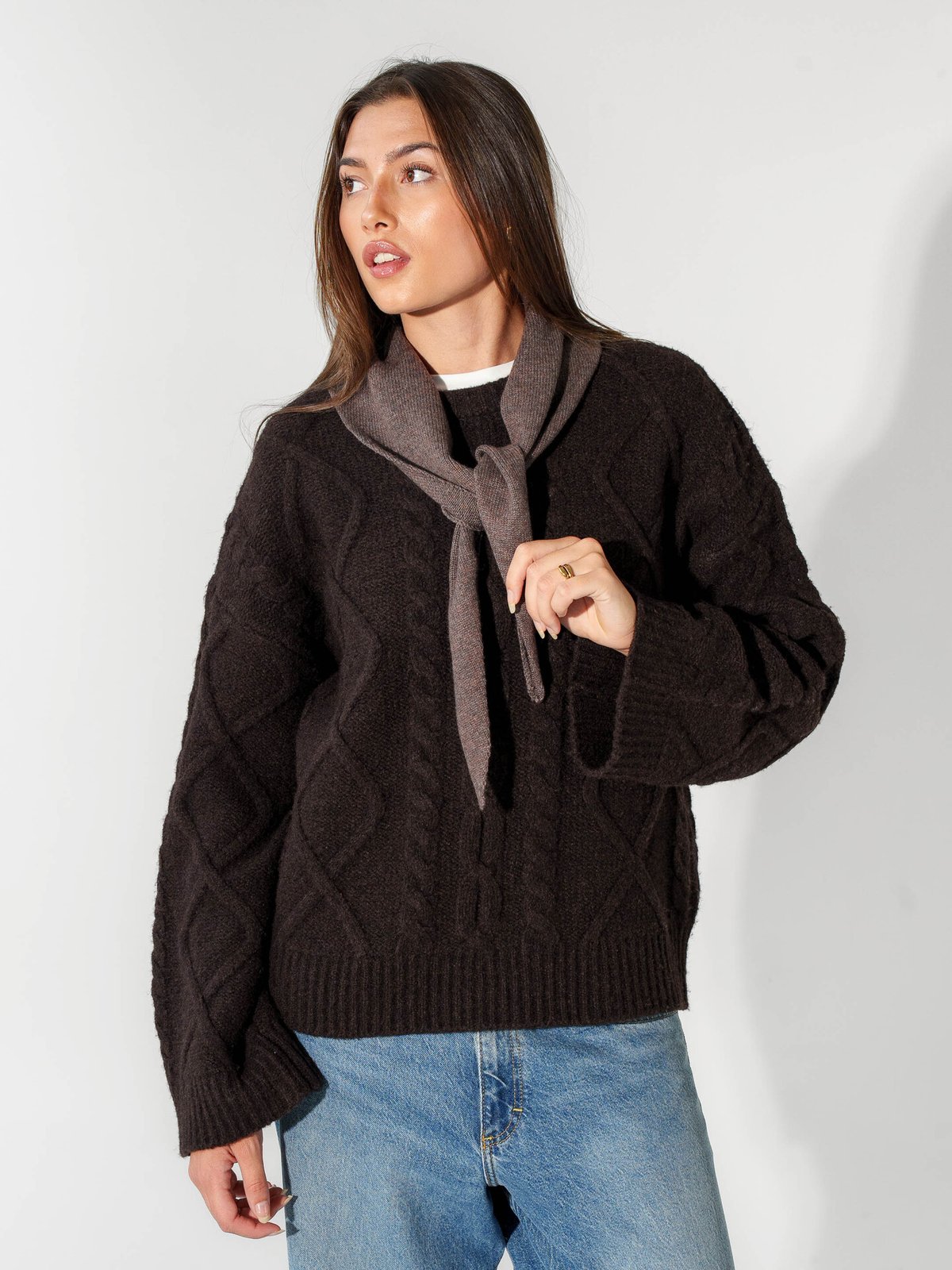 Løøv Peony Triangle Scarf Dark Brown