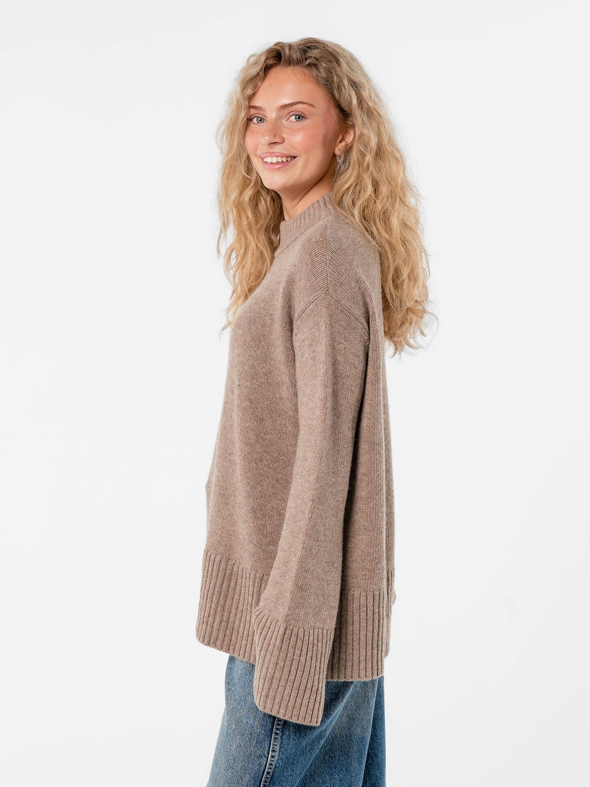 Løøv Maple Oversized Knit Sweater Beige