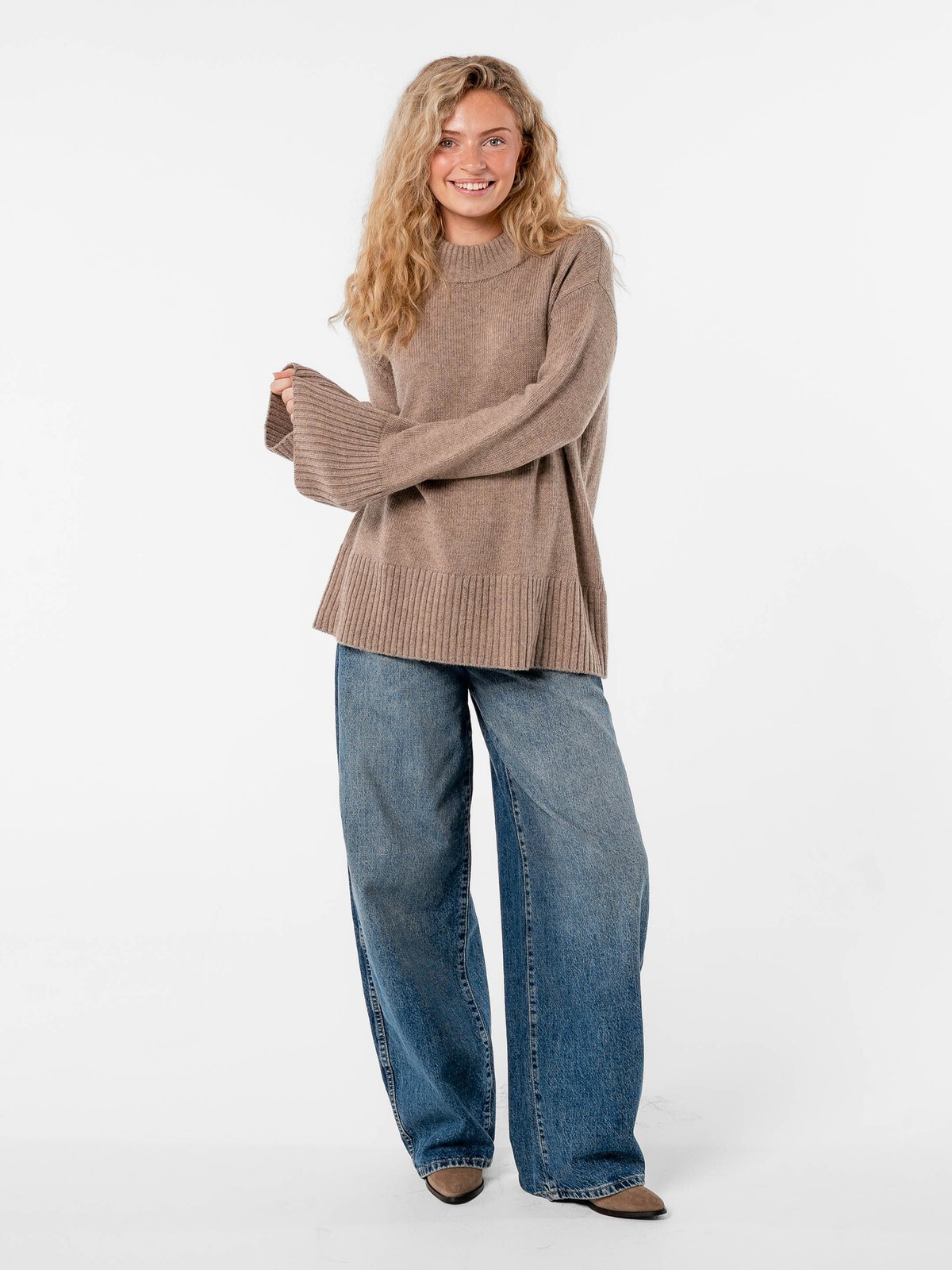 Løøv Maple Oversized Knit Sweater Beige