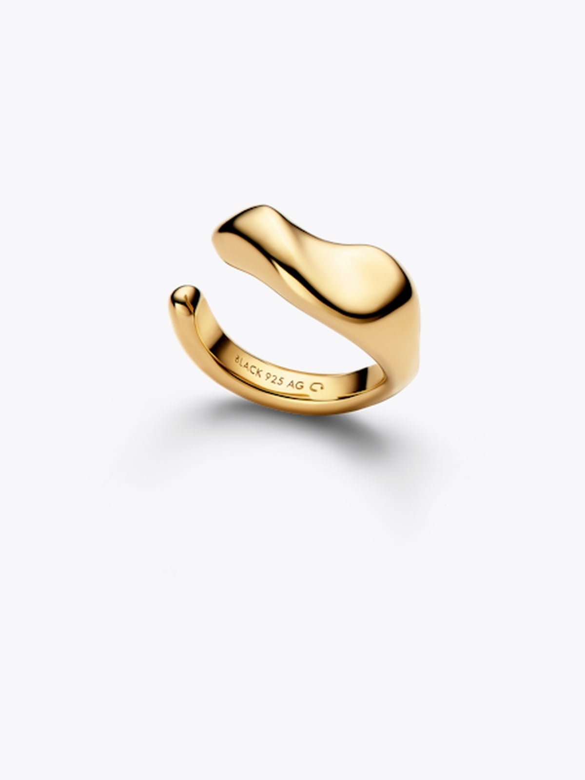 Maria Black Saddle Ear Cuff Gull