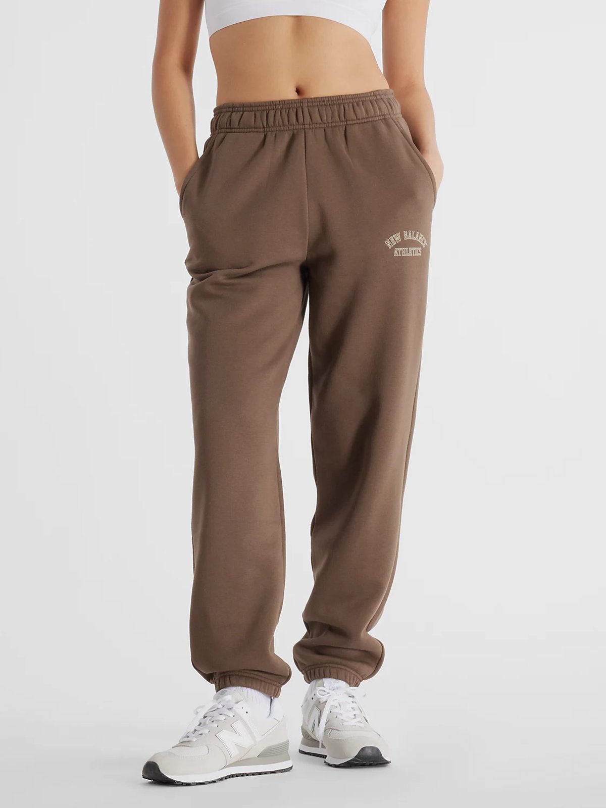 New Balance Seasonal Graphic Sweatpant Dark Mushroom
