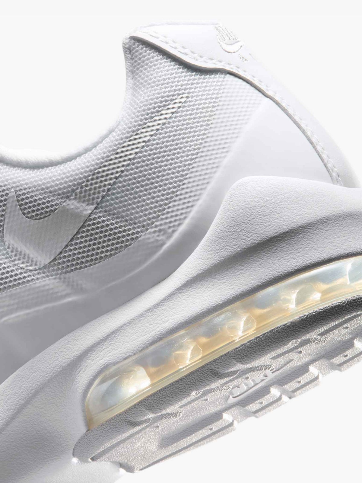Nike Air Max Invigor White / Metallic Silver