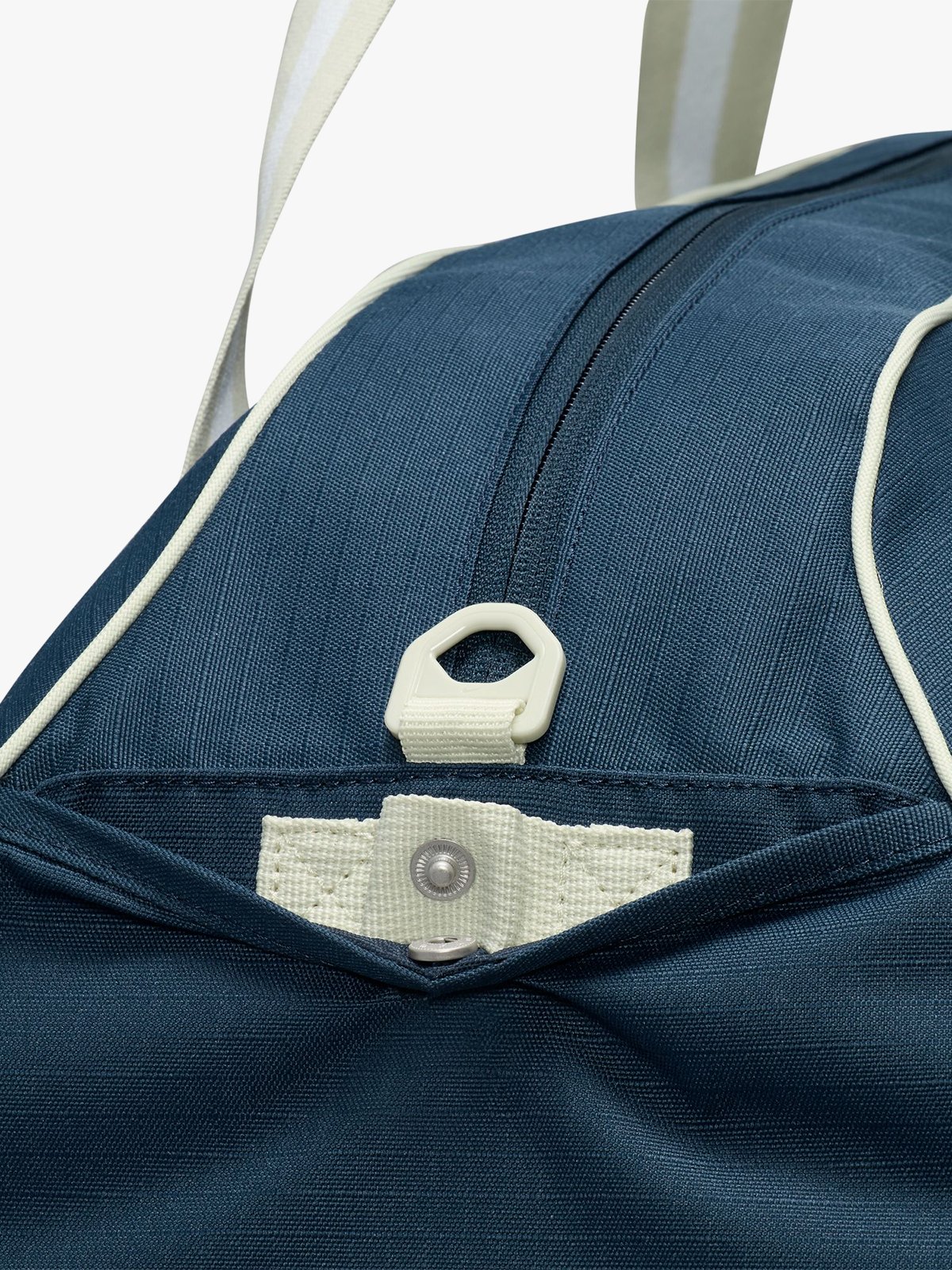 Nike Gym Club Training Bag 24L Armory Navy / Sea Glass