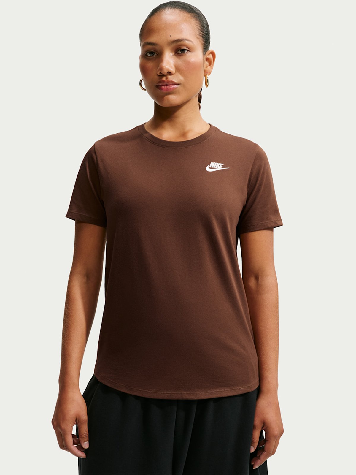 Nike Sportswear Club Tee Cacao Wow
