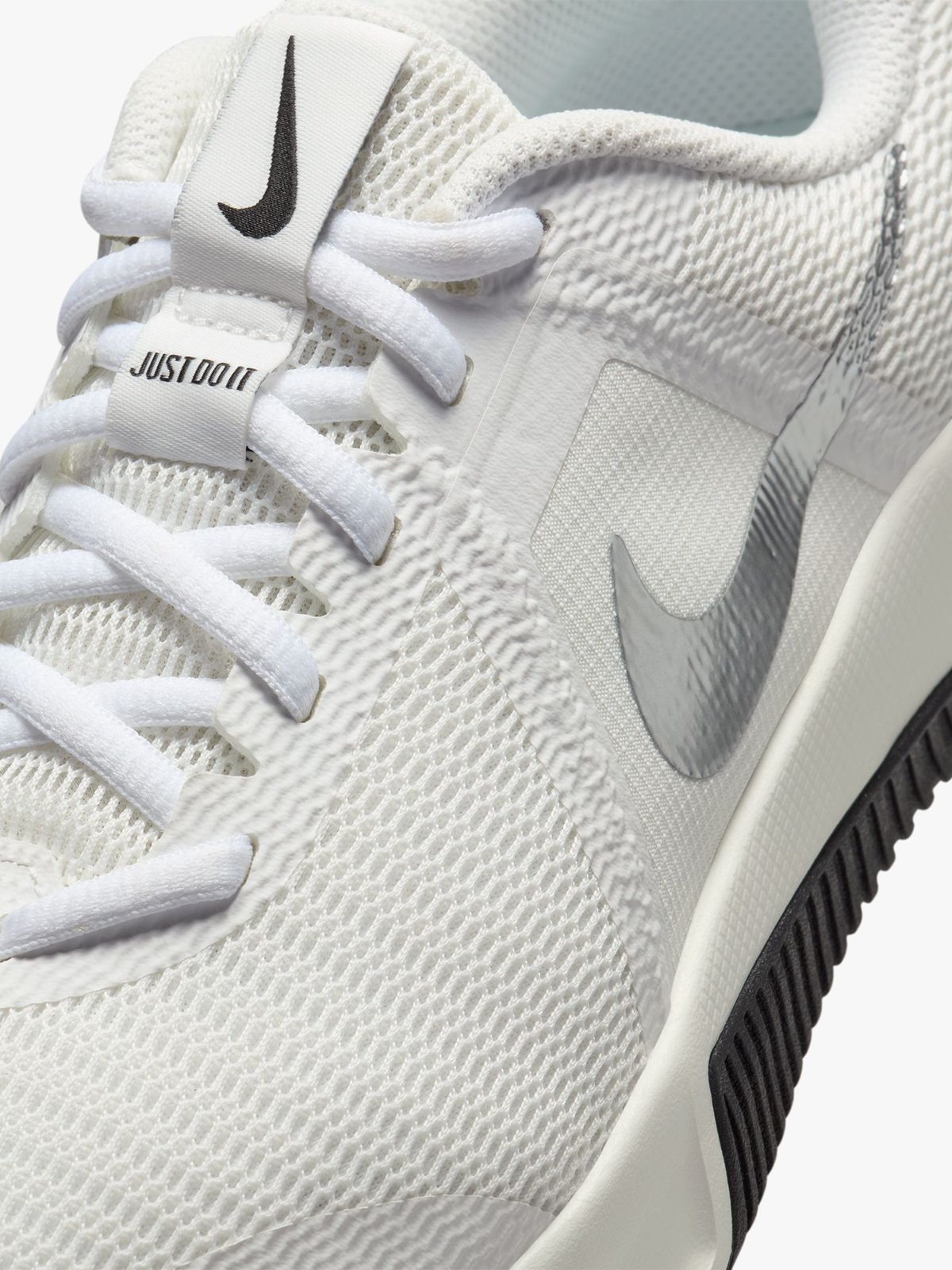 Nike MC Trainer 3 Premium Summit white / Metallic silver-sail-black