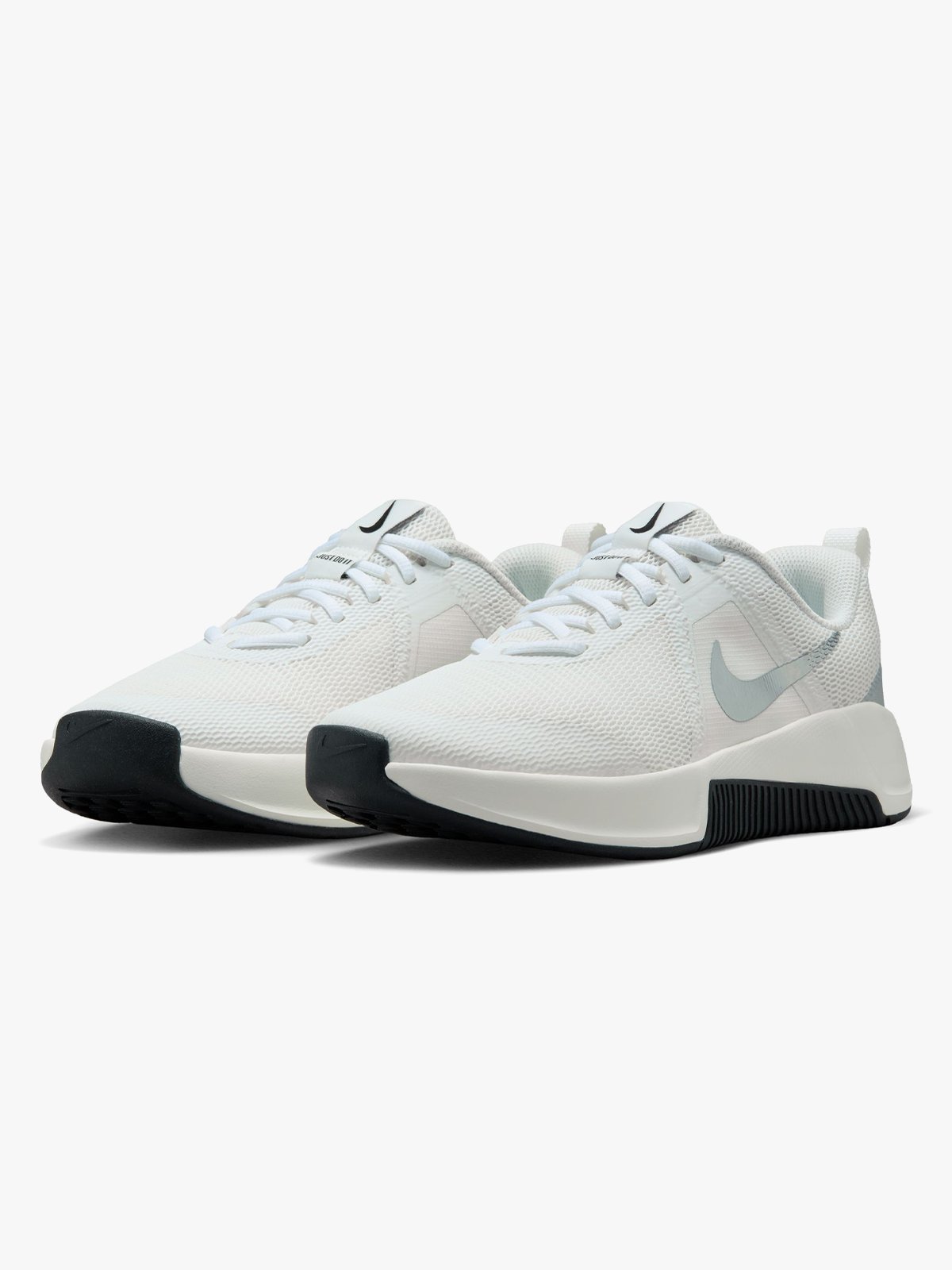 Nike MC Trainer 3 Premium Summit white / Metallic silver-sail-black