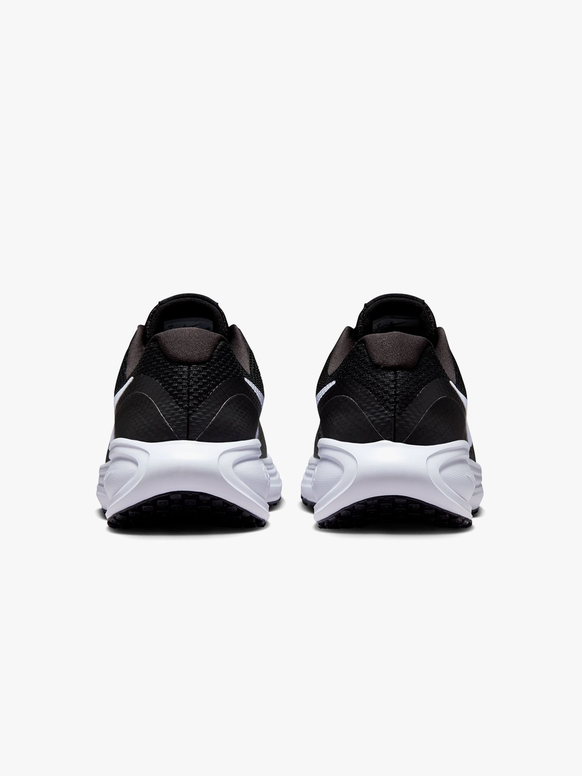 Nike Revolution 8 Black / White / Iron Grey