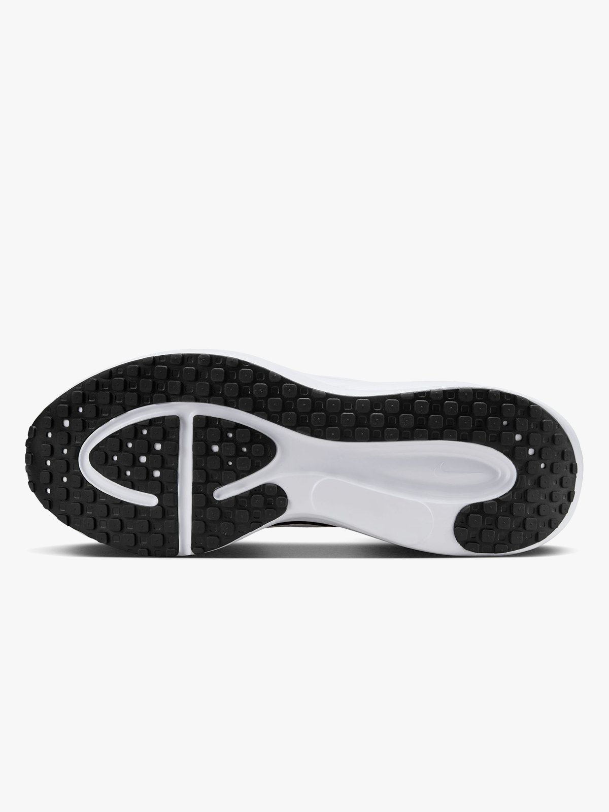 Nike Revolution 8 Black / White