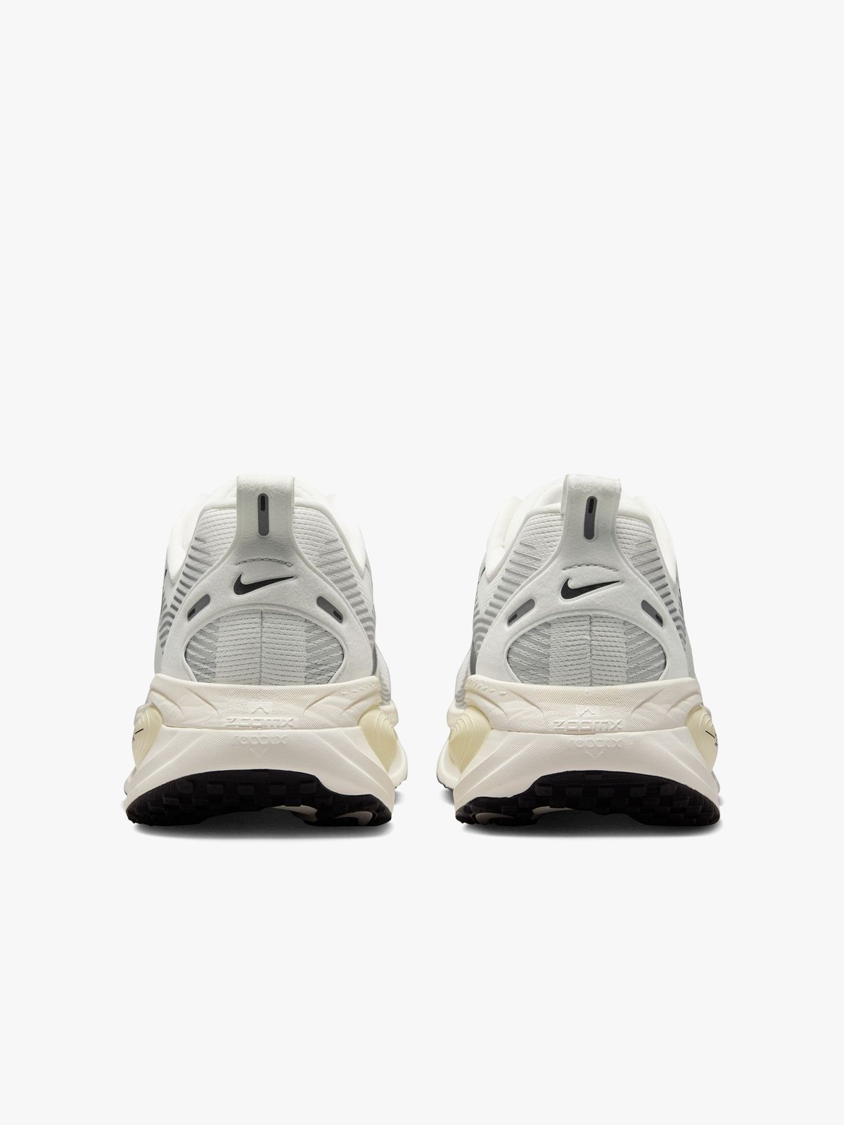 Nike Vomero 18 Summit white / Black-coconut milk