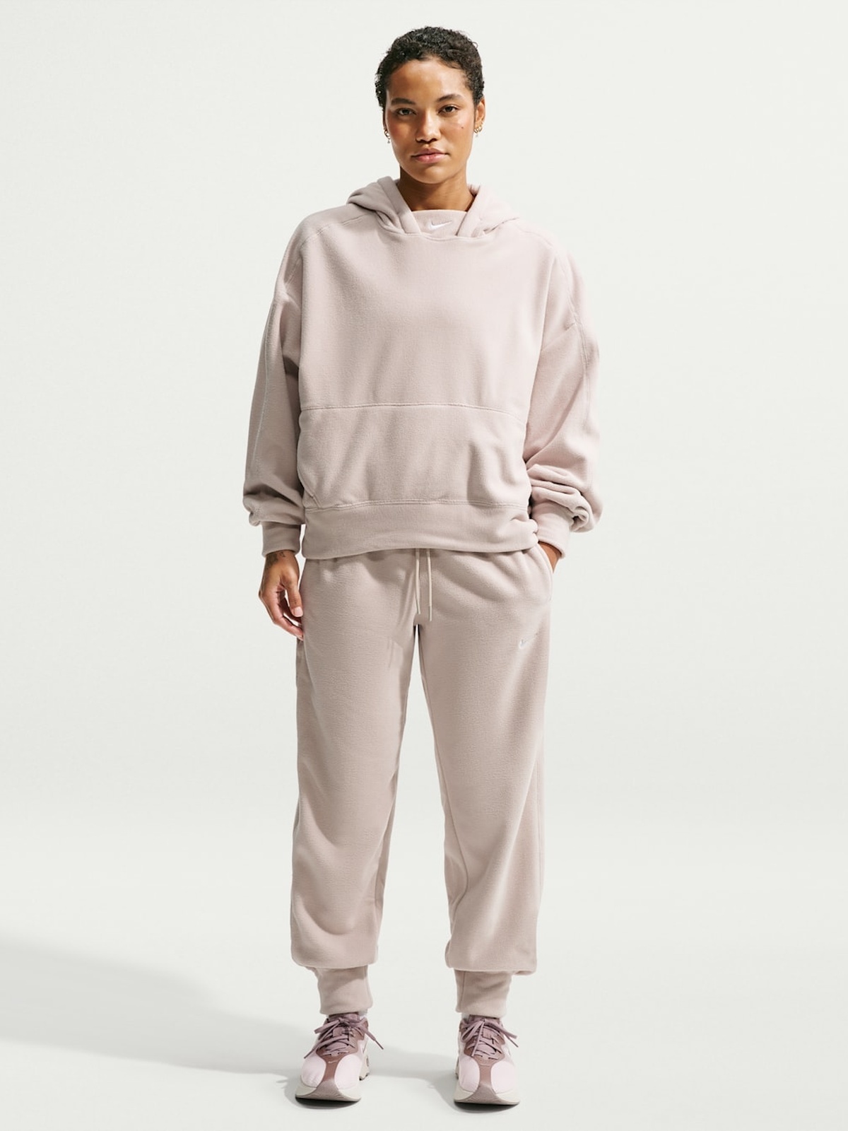 Nike One Therma-Fit Polar Fleece Jogger Beige