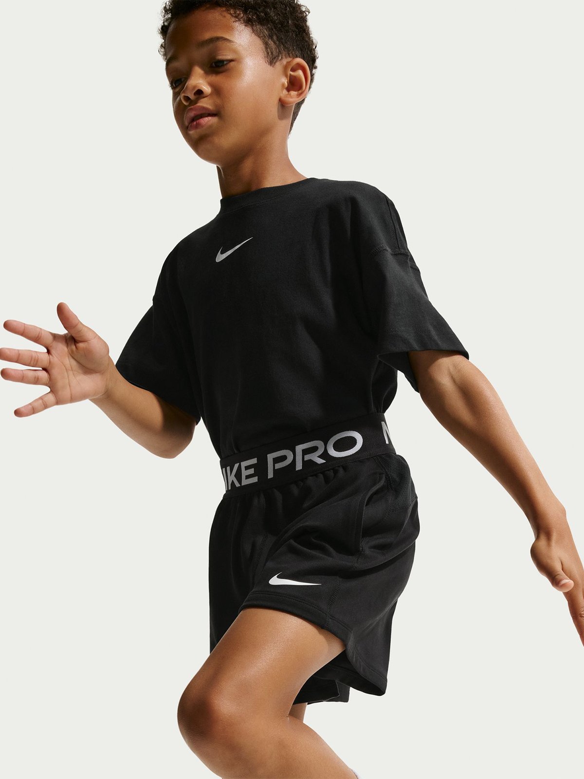 Nike Pro Black / White