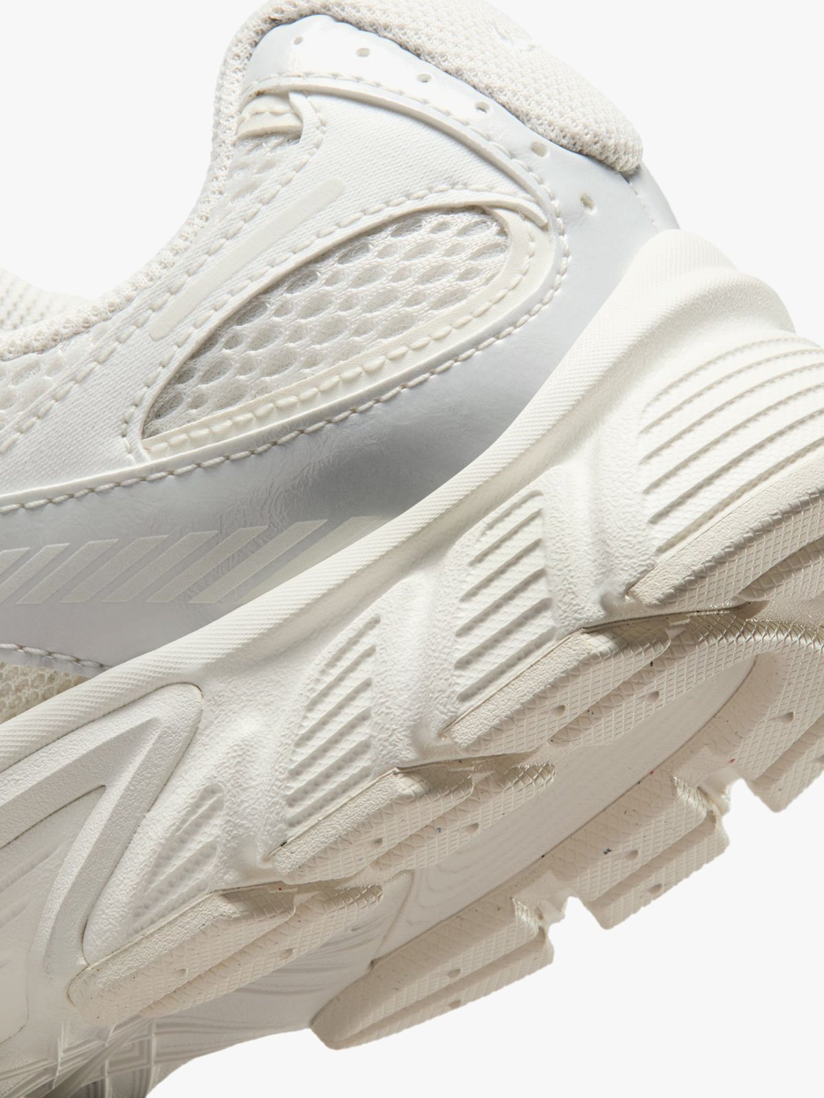 Nike V5 Runner Phantom / Sail / Summit White