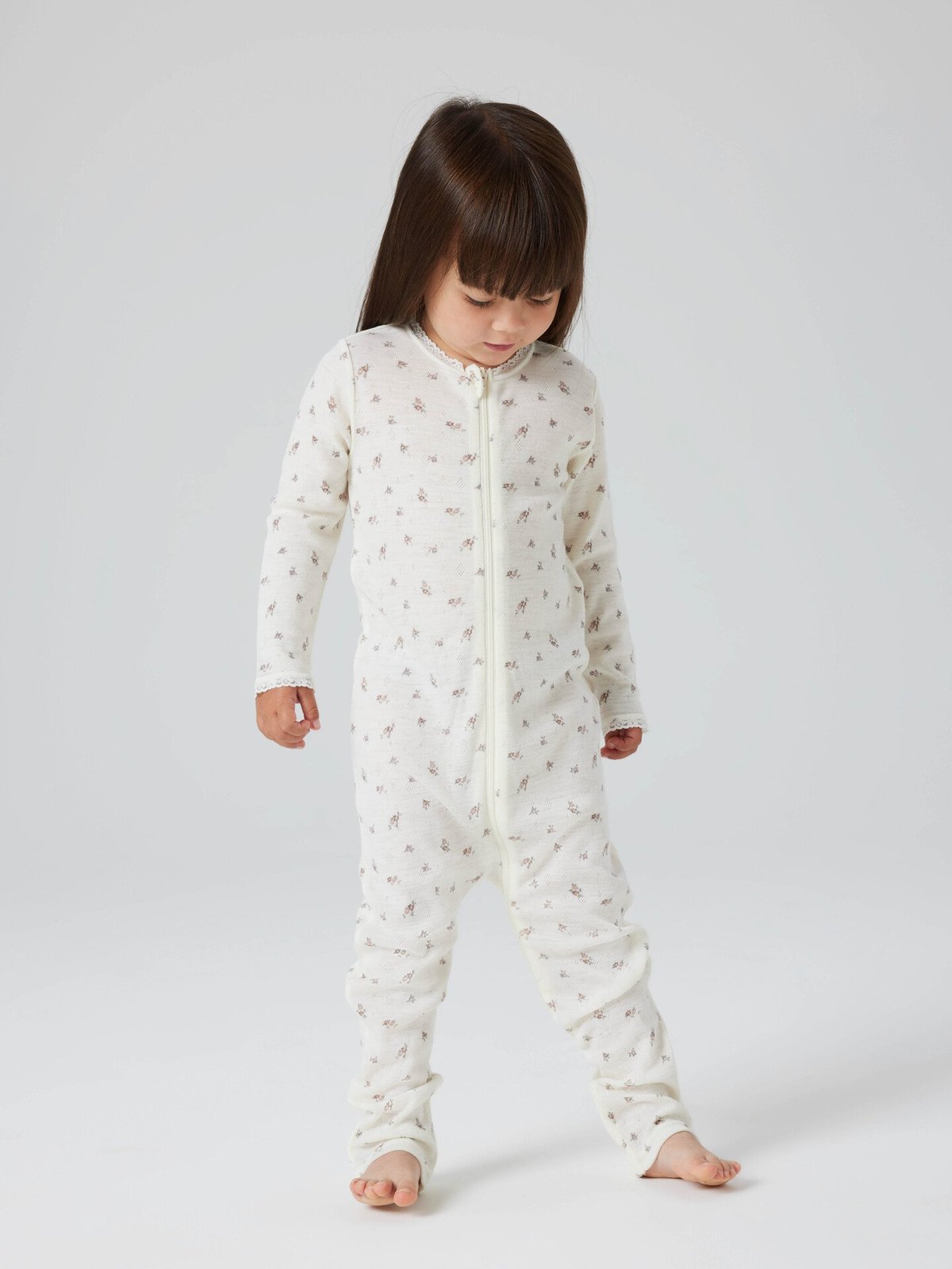 Name It Wang Wool Needle Nightsuit Snow White