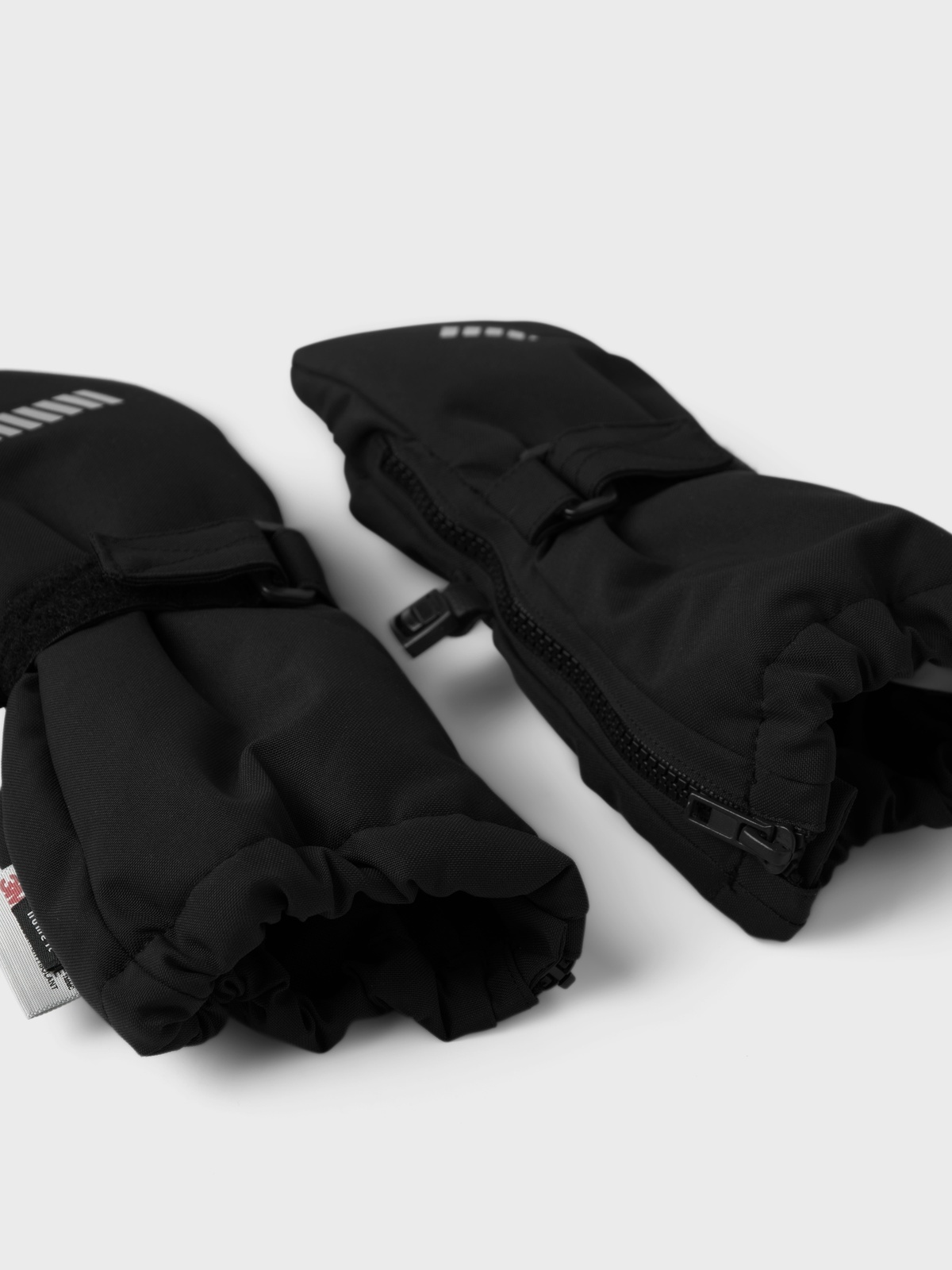 Name It Snow Mitten Sort