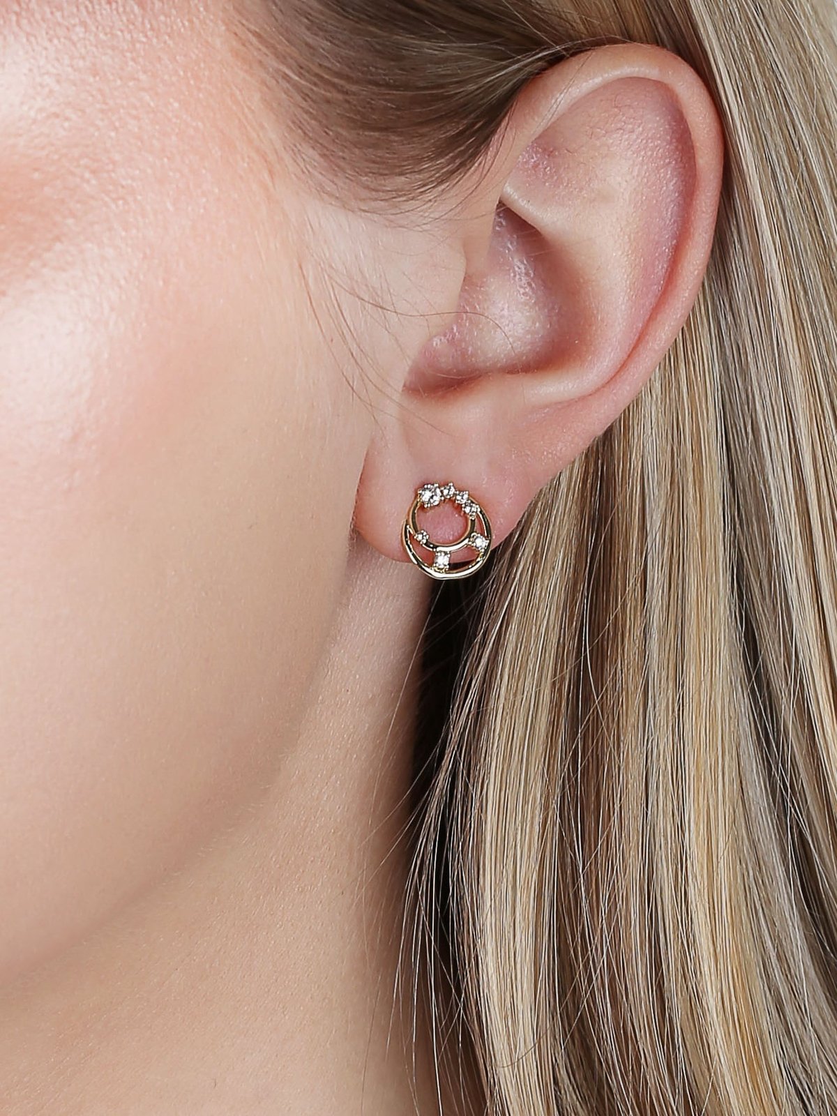Snö Of Sweden Lorrie round crystal ear Gull