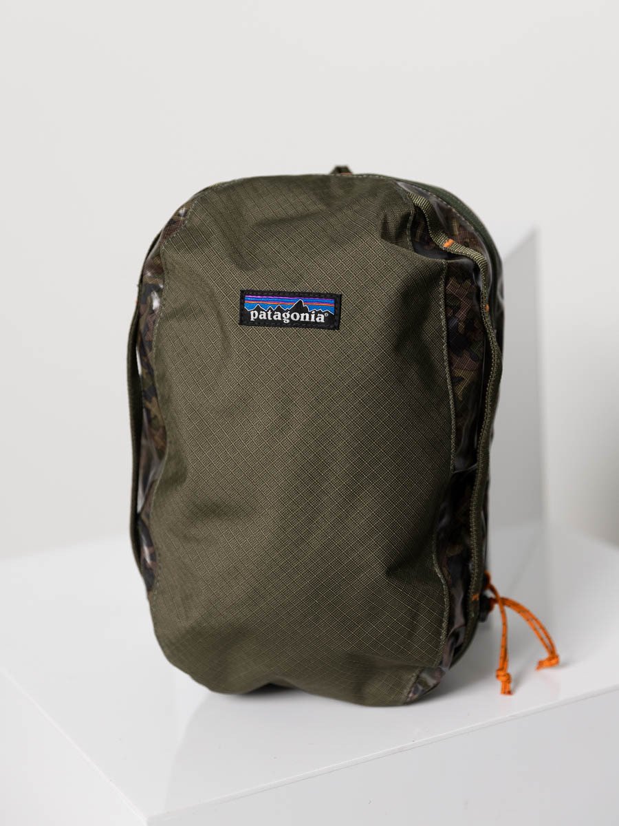Patagonia Black Hole Cube Medium Lichen: Basin Green