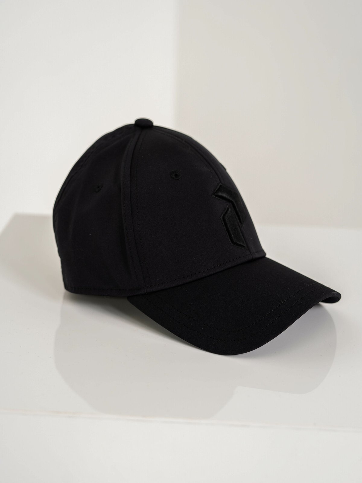 Peak Performance Logo Cap Sort