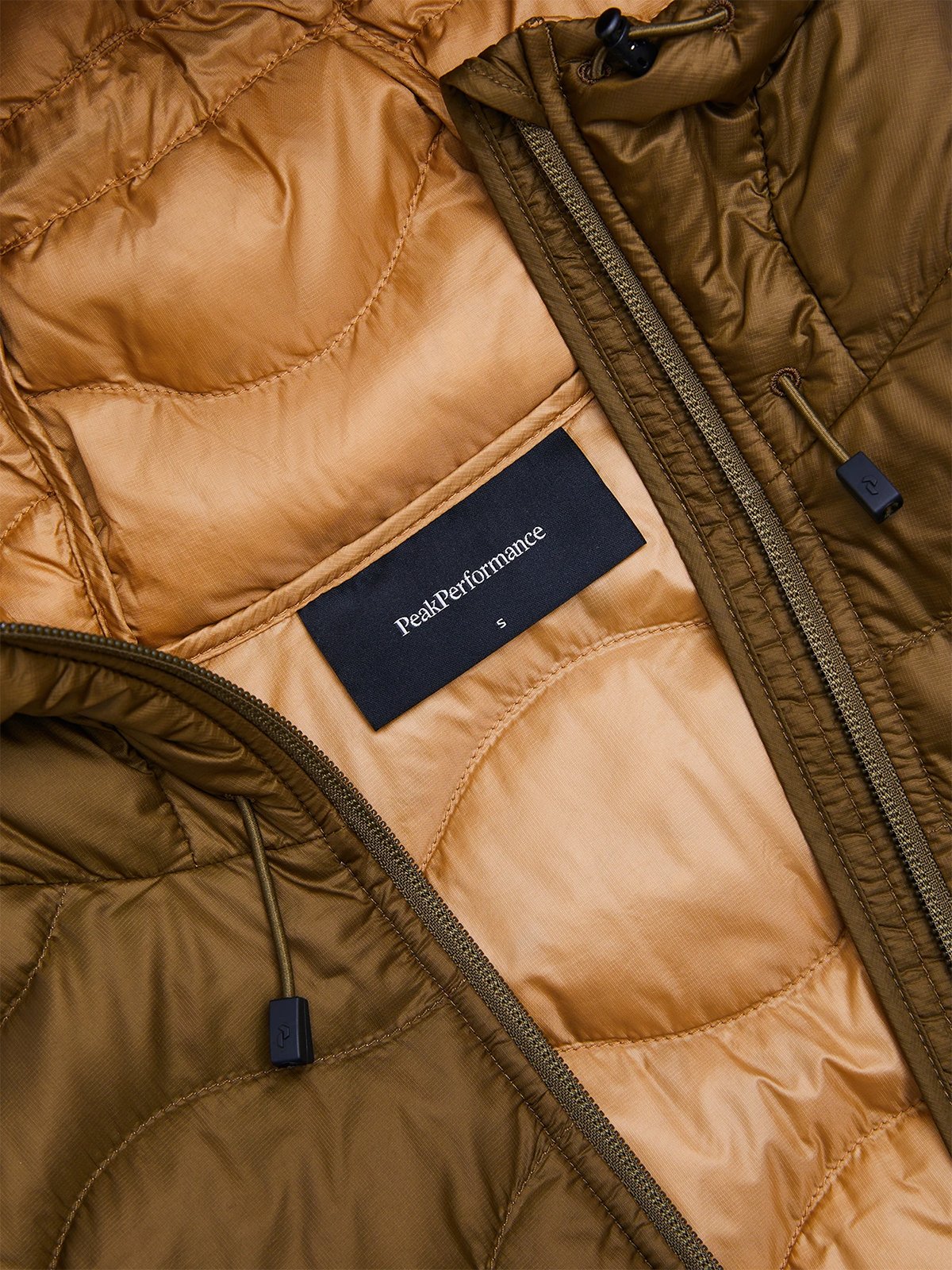 Peak Performance Helium Down Hood Jacket Women Meadow Moss / Sierra Sand