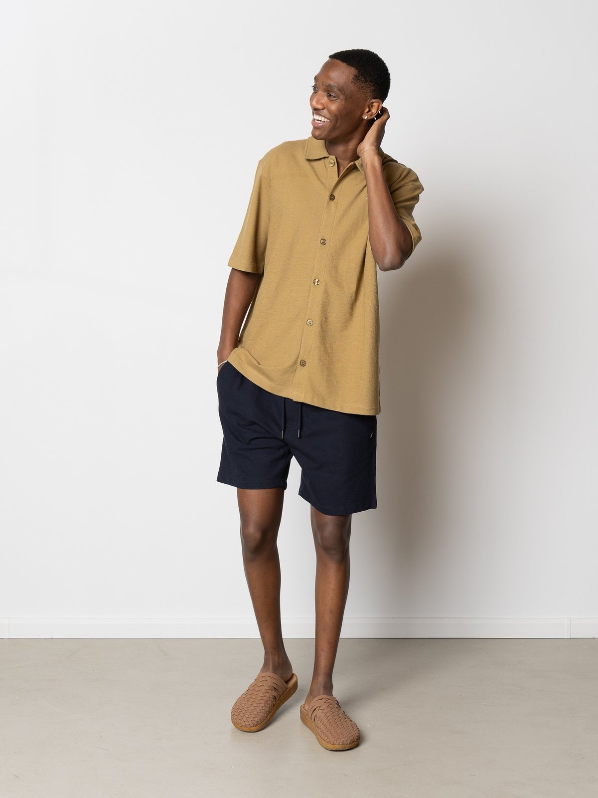 CLEAN CUT COPENHAGEN Calton Structured Shorts Dark Navy