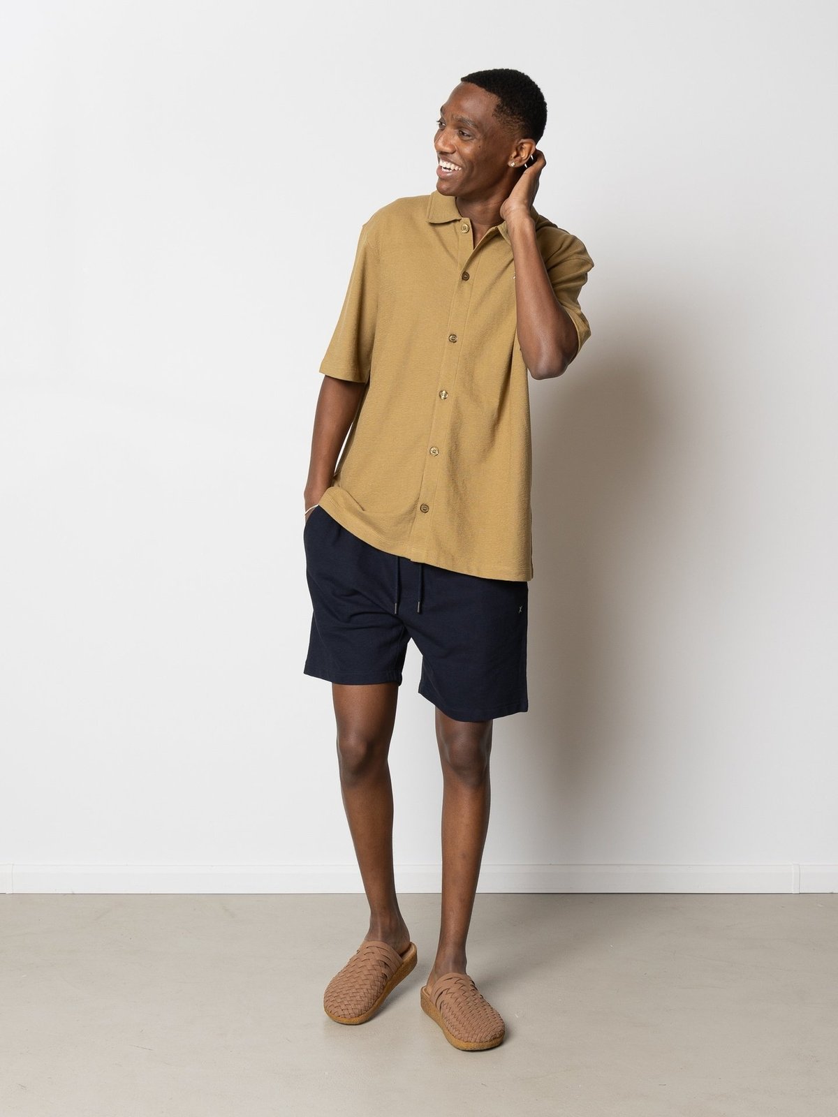 CLEAN CUT COPENHAGEN Calton Structured Shorts Dark Navy