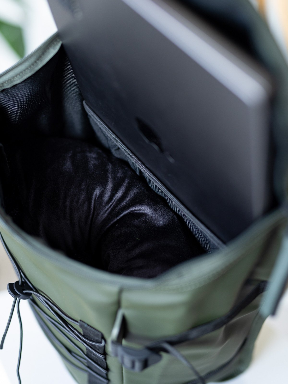 Rains Mountaineer Bag Green