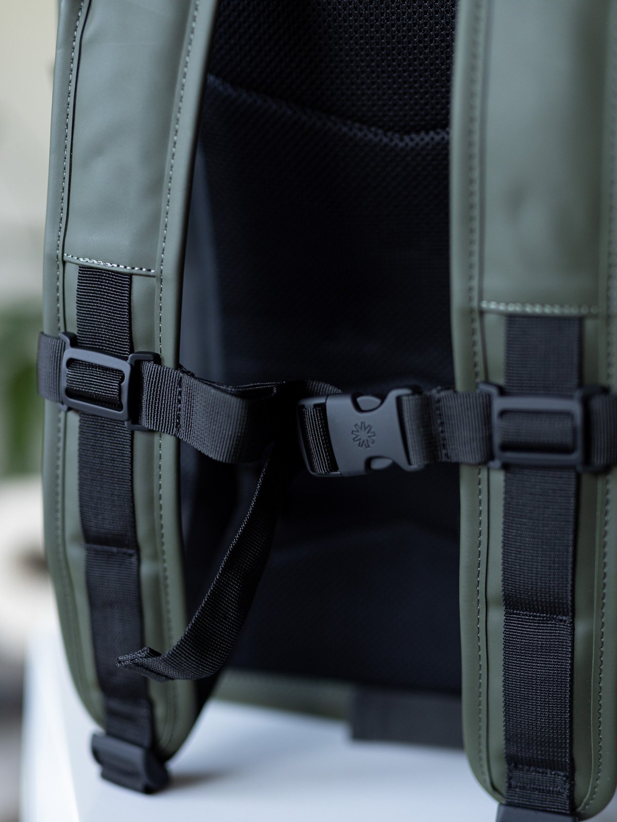 Rains Mountaineer Bag Green