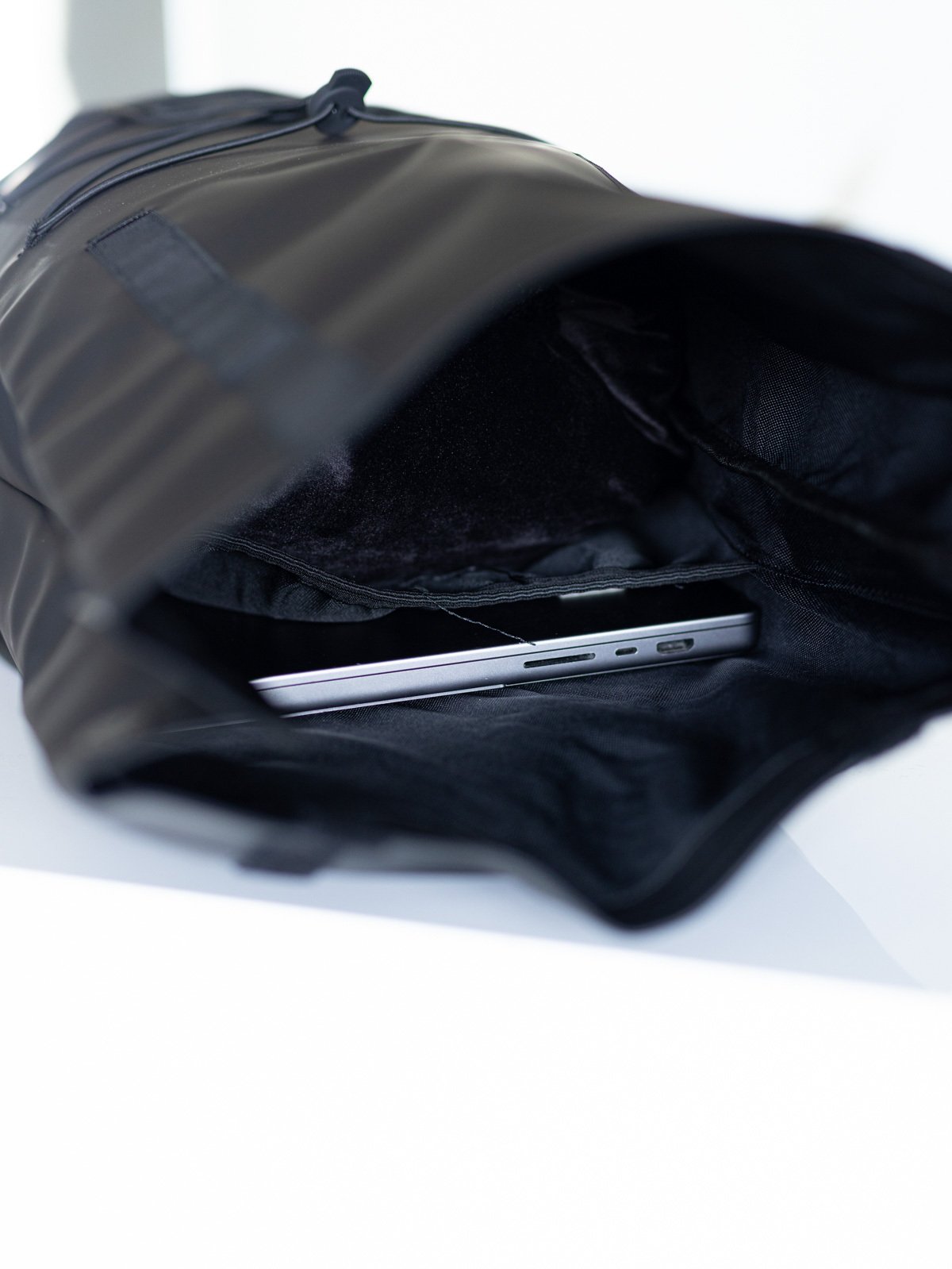 Rains Velcro Rolltop Backpack Black