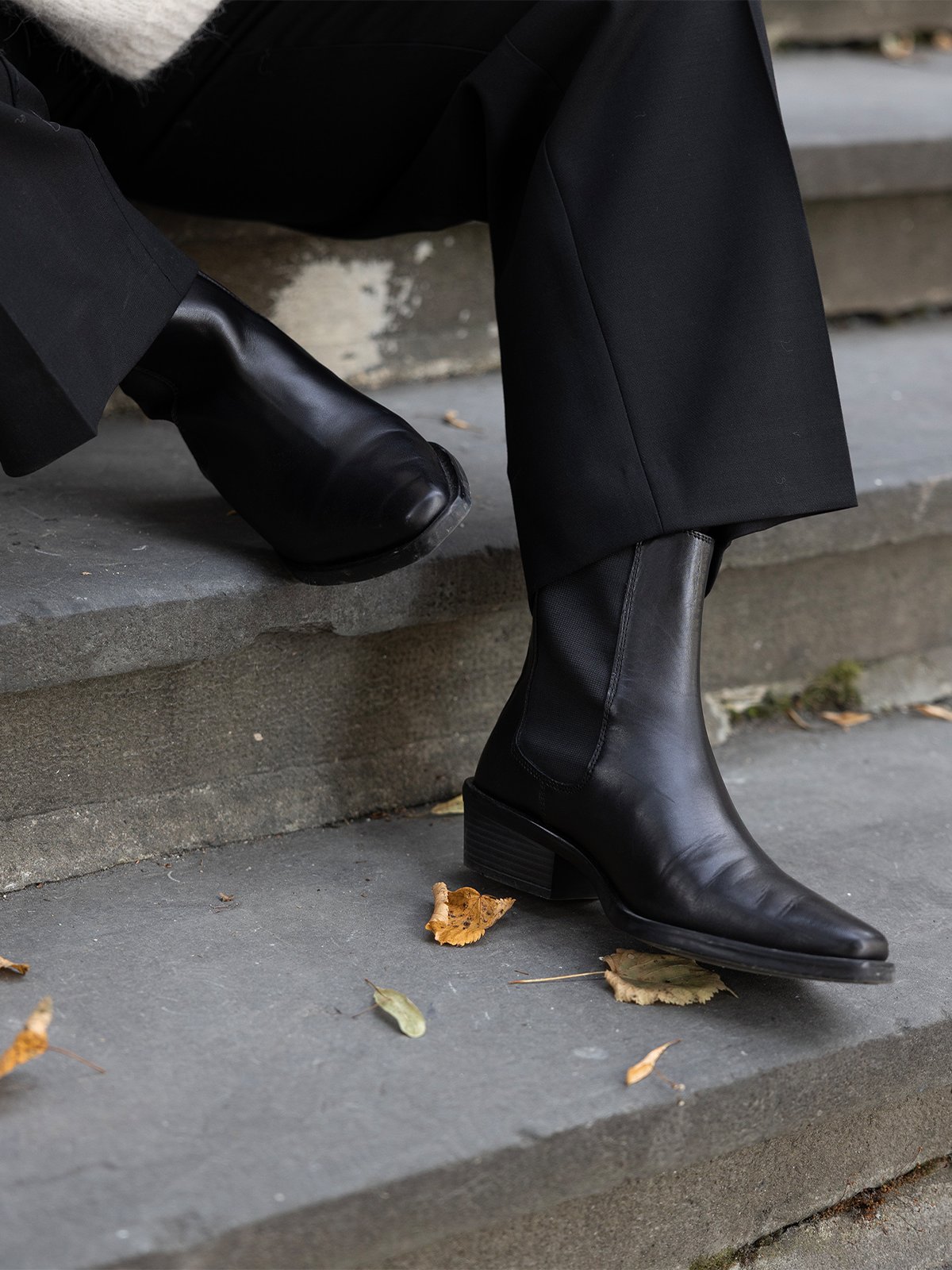 Roberto Rosso Mira Leather Boot black