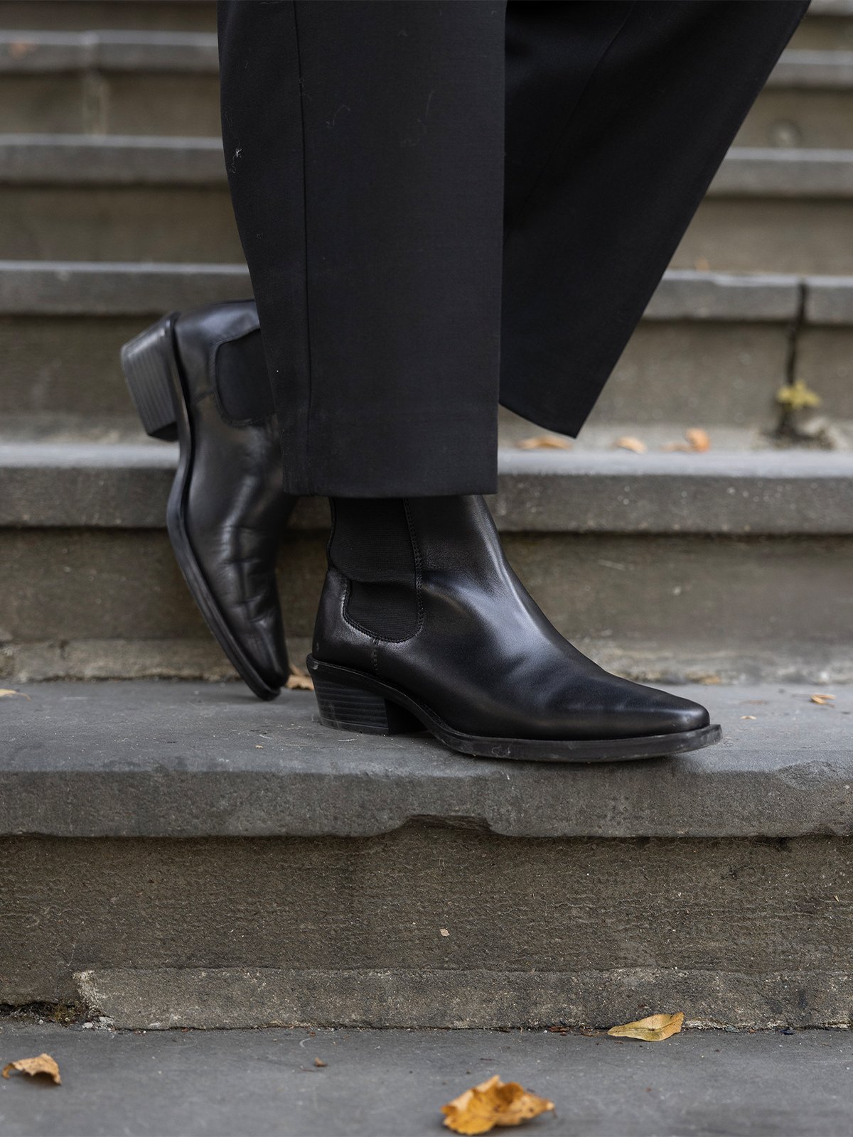 Roberto Rosso Mira Leather Boot black