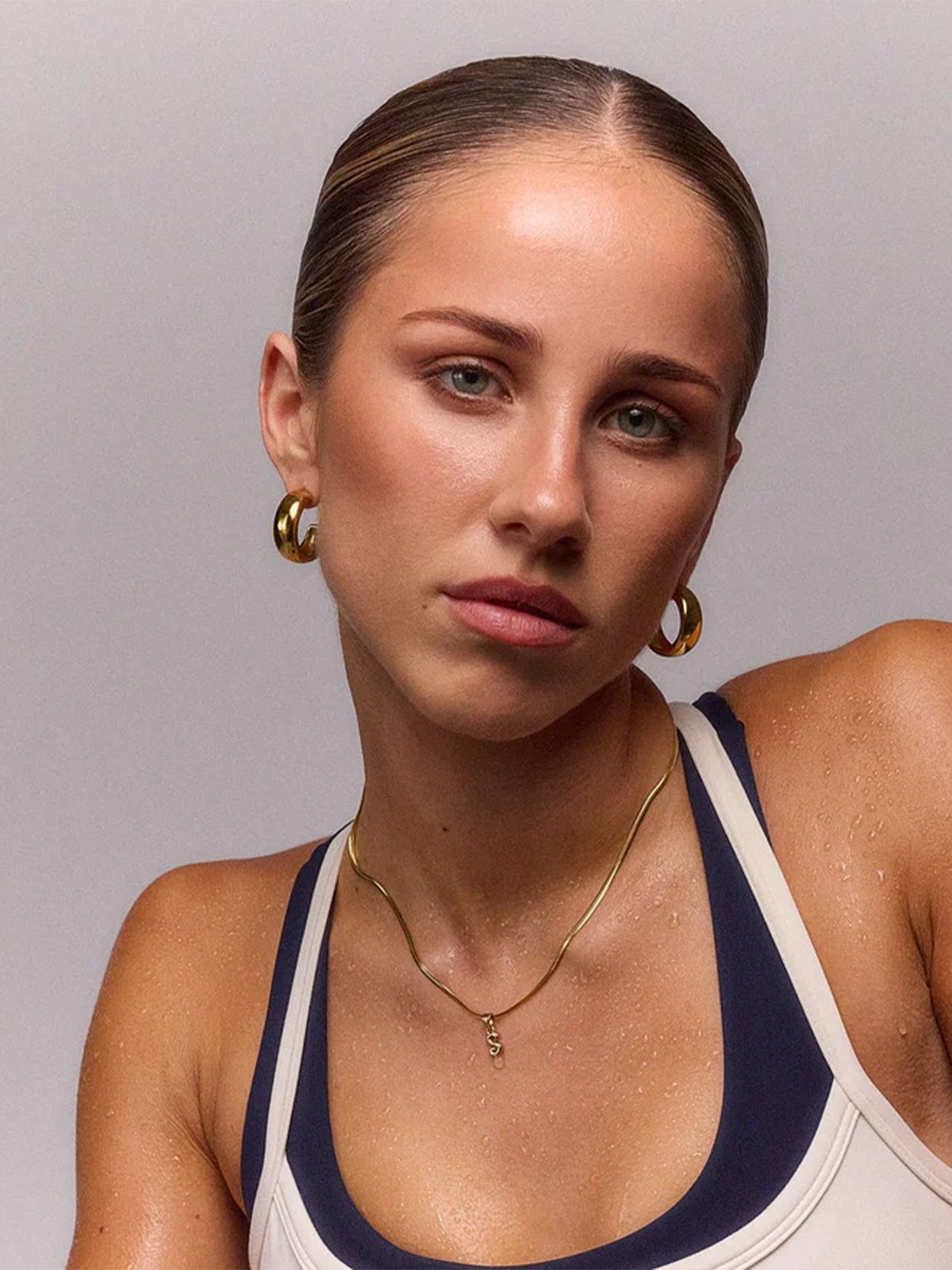 Who Is She Bone Letter Necklace Gold Gold / Bokstav: L