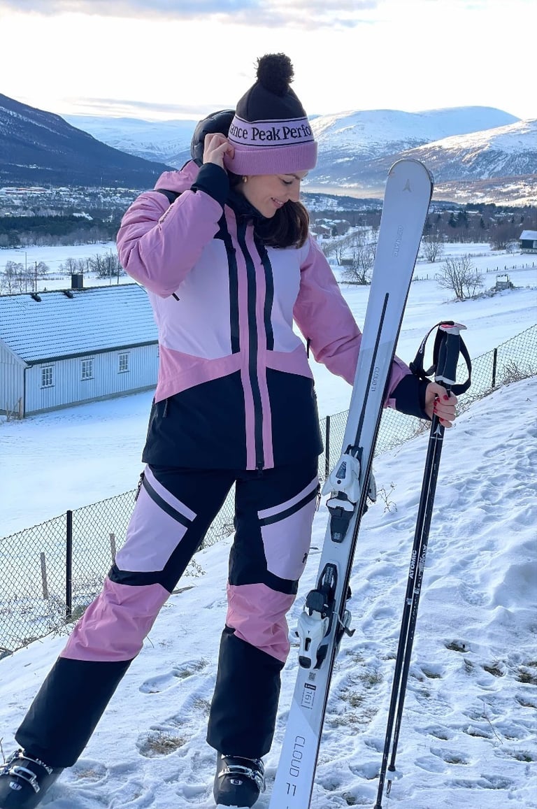 Peak Performance Gravity 2L Jacket - Cold Brush | Getinspired.no