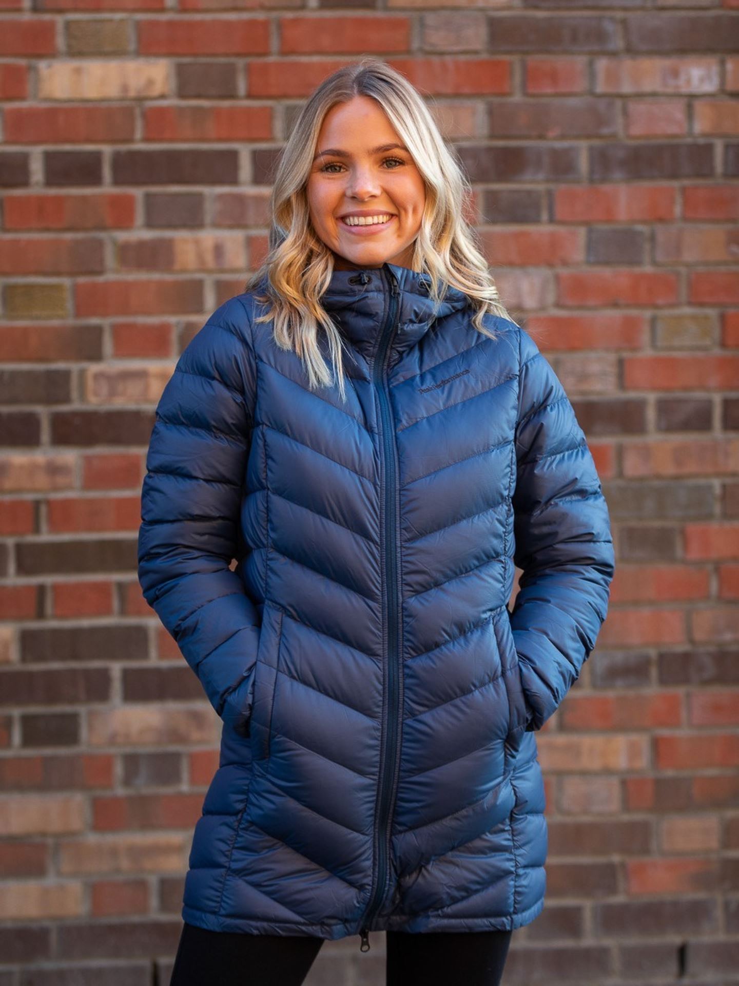Peak performance frost down parka top
