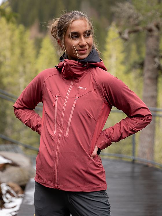 Bergans Cecilie Mountain Softshell Jacket Dark Creamy Rouge / Creamy Rouge