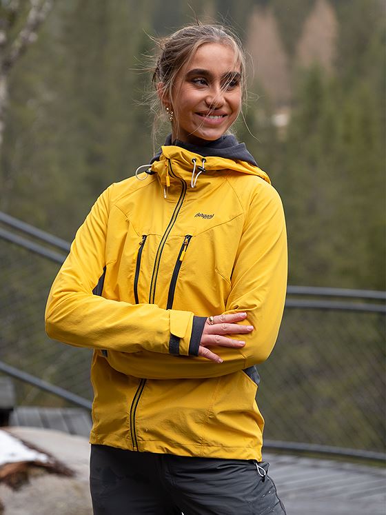 Bergans Cecilie Mountain Softshell Jacket Light Golden Yellow / Solid Dark Grey