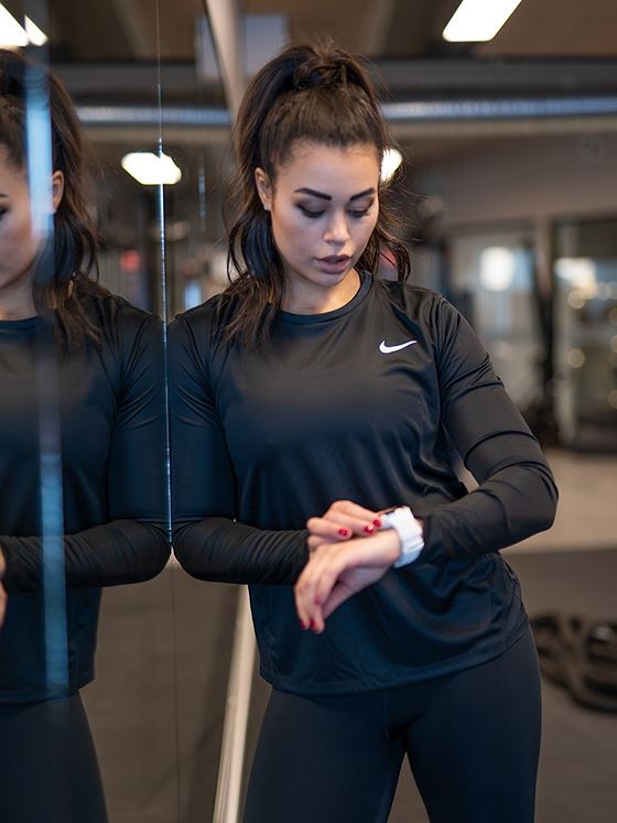 Nike Miler LS Sort