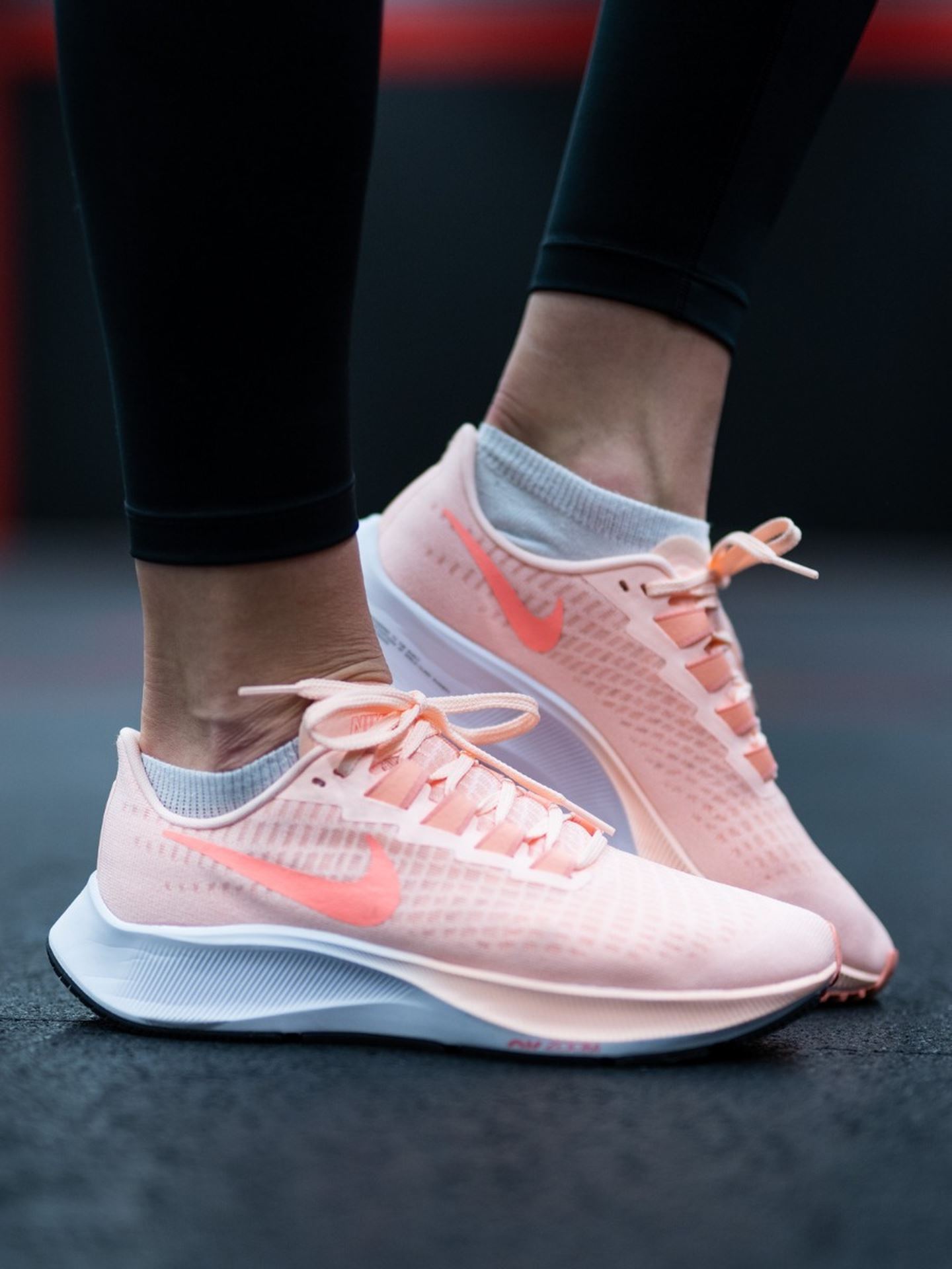 nike air zoom pegasus 37 crimson tint