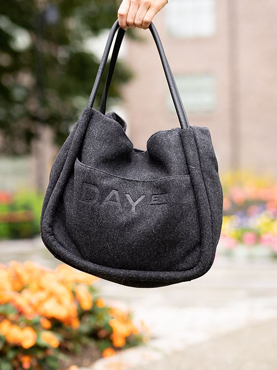 Day Et Woolen Small Shopper Grå