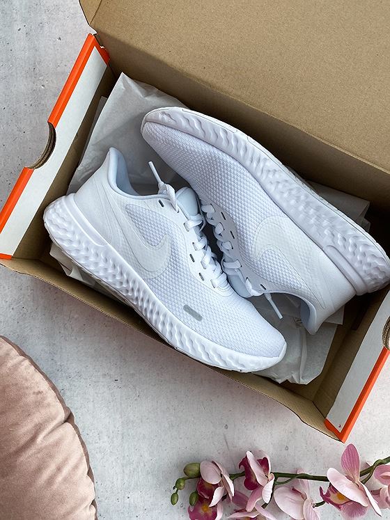 Nike Revolution 5 White/ White