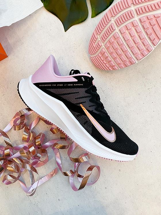 Nike Quest 3 Black/ Metallic Copper-Light arctic pink