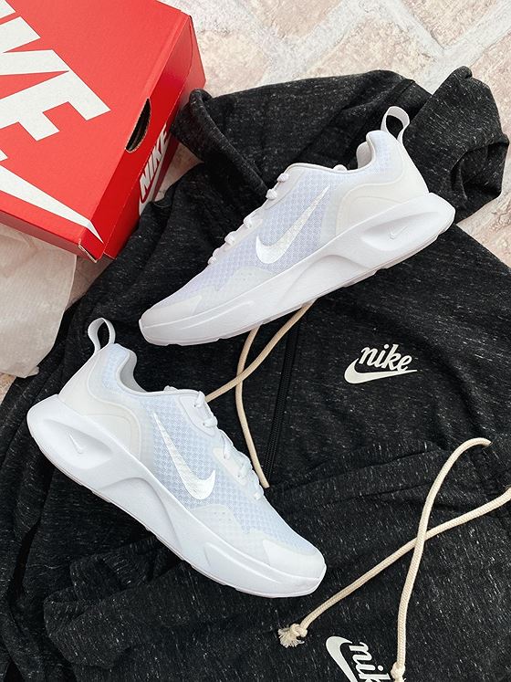 Nike Wearallday White