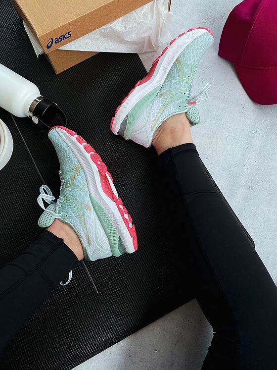 ASICS Gel-Nimbus 23 Lichen Rock/Champagne