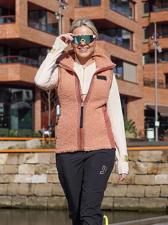 Johaug Sway Vest Dust