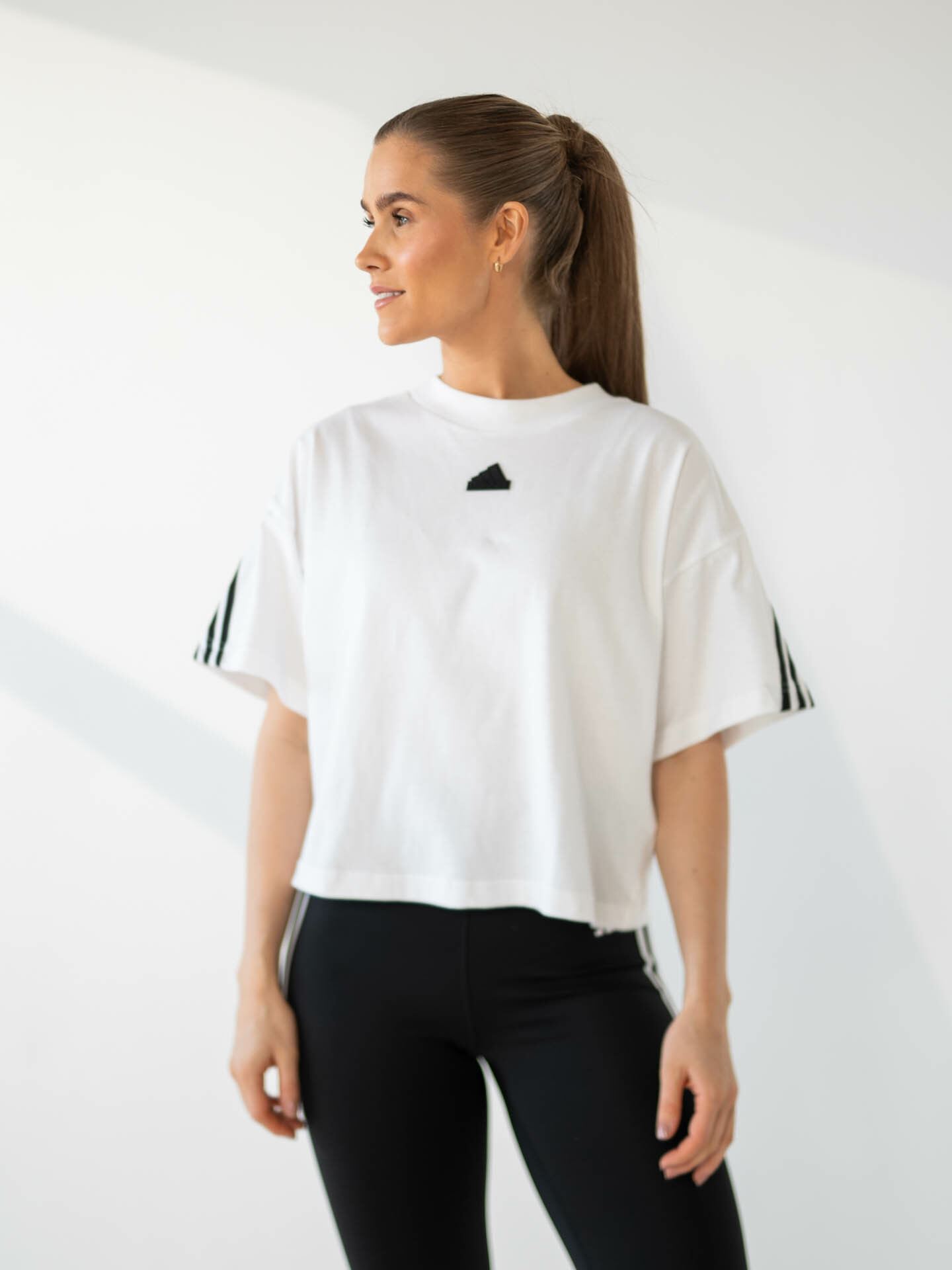 adidas Future Icons 3-Stripes Tee Hvit