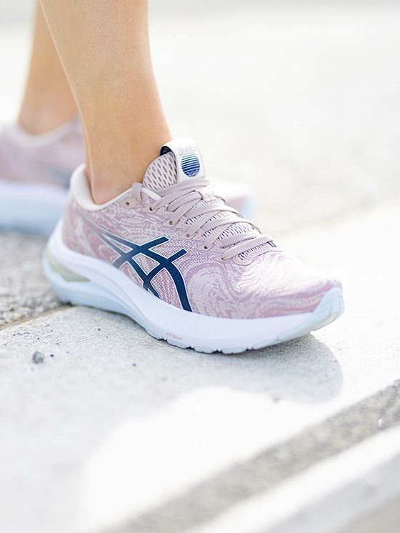 ASICS GT-2000 11 Beige