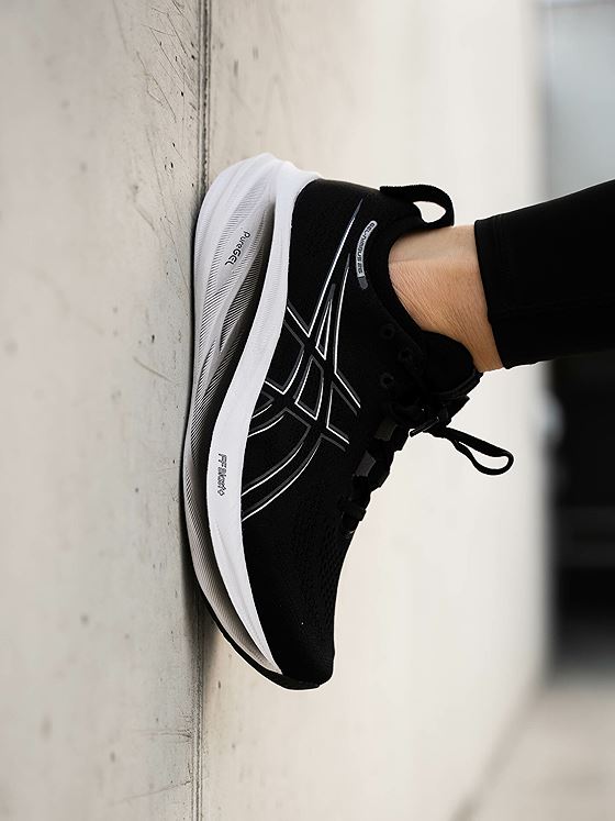 ASICS Gel-Nimbus 26 Black / Graphite Grey