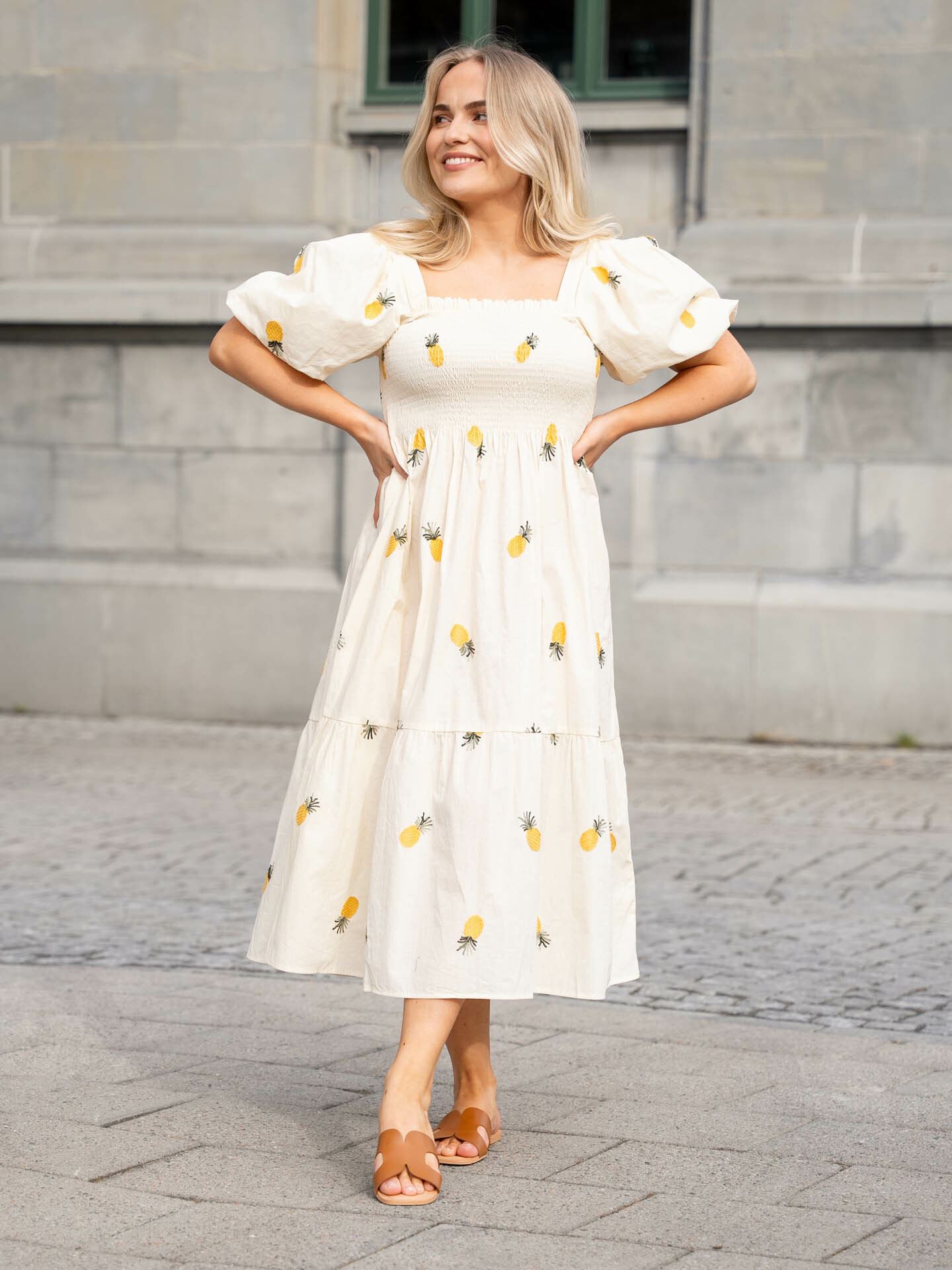 A-View Cheri fruit dress Sand/yellow