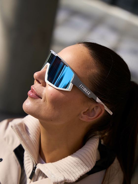 Bliz Fusion Ramme: Light Grey / Glass: Smoke Ice Blue