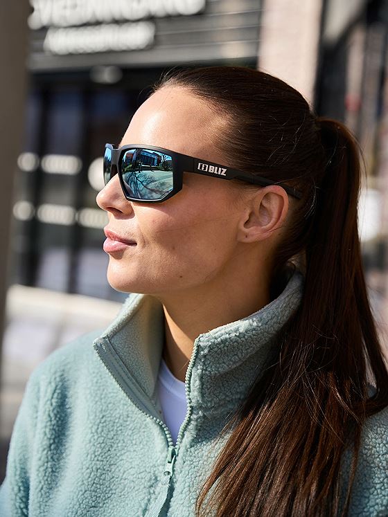 Bliz Arrow Ramme: Matt Black / Glass: Brown Blue