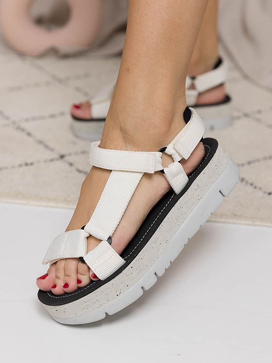 Camper Oruga Up White
