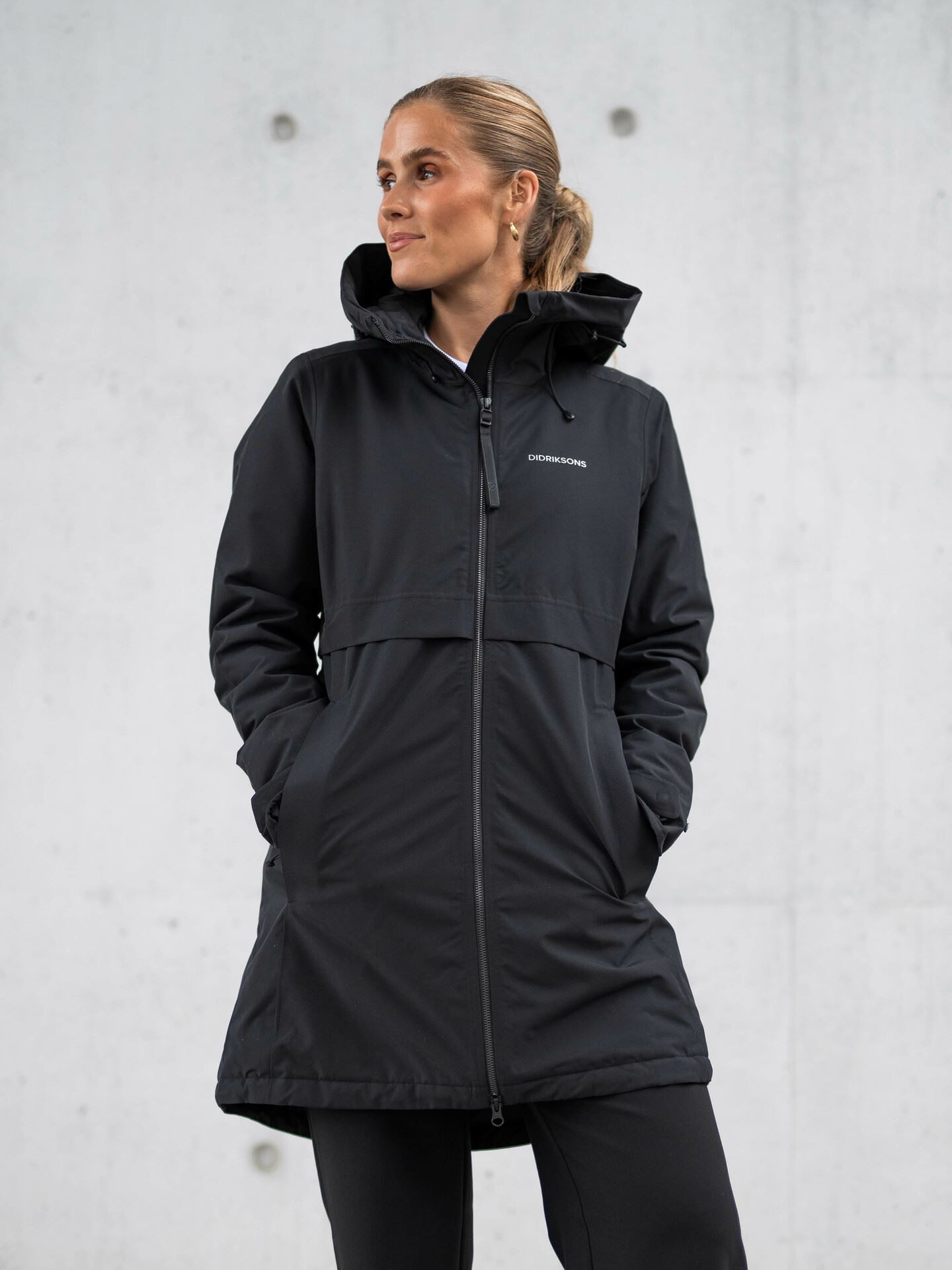Helle Parka Sort - Main Image
